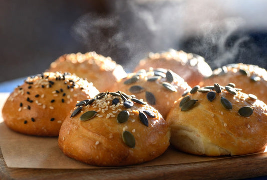 Glutenfreie Low-Carb-Brötchen mit Flohsamenschalen und Bambusfasern