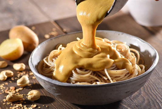 Vegane Käsesauce mit Hefeflocken – Grundrezept & Varianten