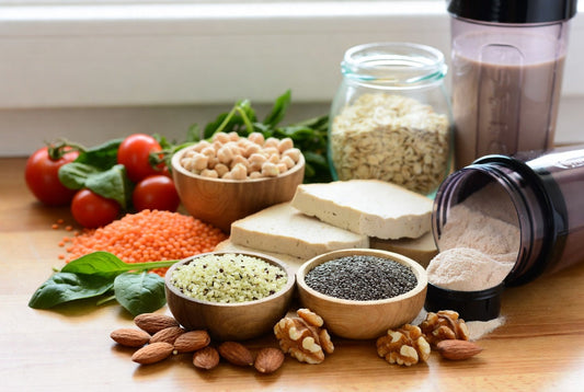Vegane Proteinquellen im Vergleich Samen, Hülsenfrüchte und Pulver